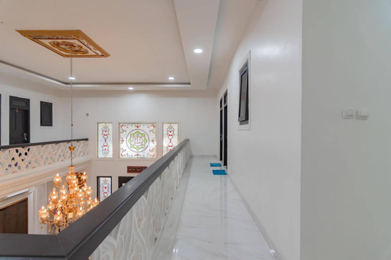 Family Homestay Syariah Cirebon Mitra Reddoorz Exteriér fotografie